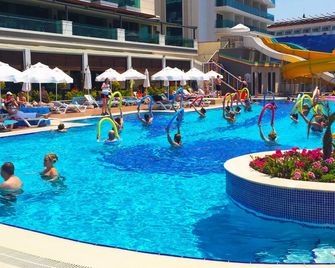 Luna Blanca Resort & Spa - Side - Pool