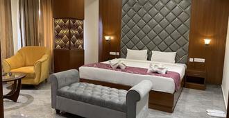 Hotel Hyderabad Grand - Maisaram - Habitación