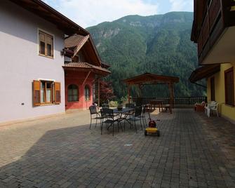 Holiday home with view - Caldes - Patio