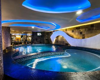 卡拉里恩大酒店及會議中心 - 瑪加沙 - 馬卡薩 - 游泳池