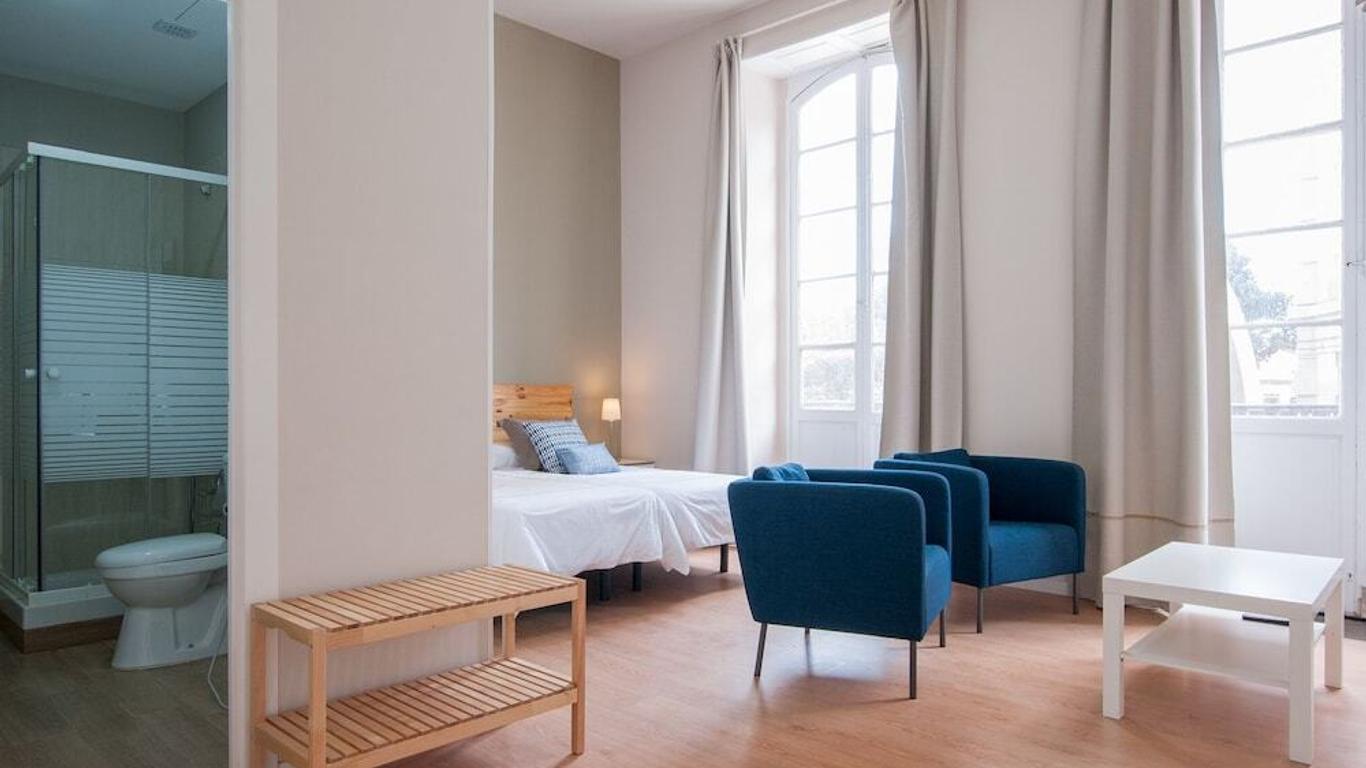 Triana 103 Rooms & Suites