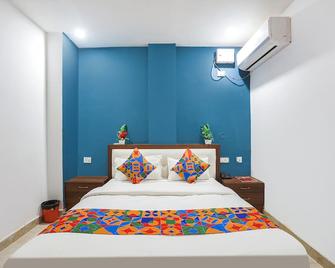 Fabhotel Usha Continental - Prayagraj - Bedroom