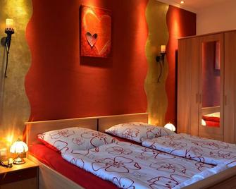Double room barrier-free no. 4 - Arnsberg - Schlafzimmer