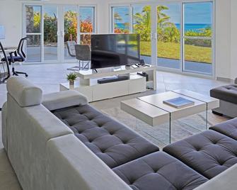 Trident House 4 Bedroom Home - North Palmetto Point - Sala de estar