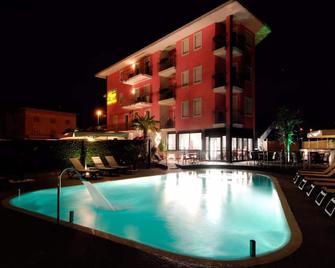 Hotel Rudy - Riva del Garda - Pool