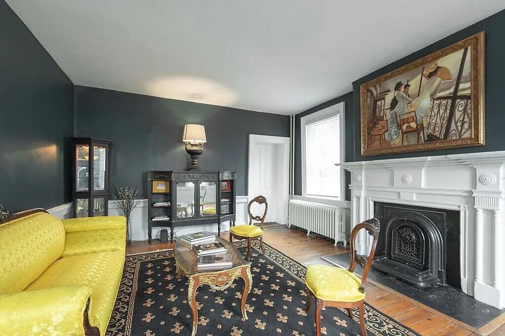 Spacious room in ca. 1830 home - Orange - Sala de estar