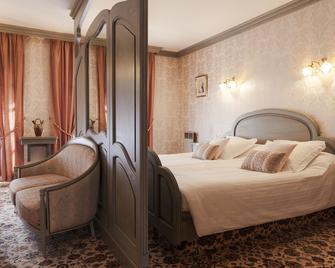 Hotel Munsch - Saint-Hippolyte - Bedroom