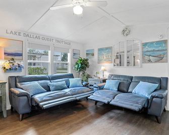 Near Water Lake Dallas Home With Furnish - Lake Dallas - Sala de estar