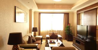Quanzhou Royal Prince Hotel - Quanzhou - Living room