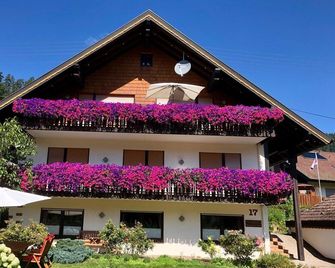 Haus Hubertus - Enzklösterle