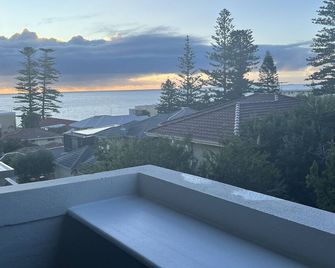 Ocean Eye - Perth - Balcony