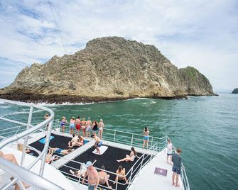 El Faro Containers Beach Hotel - Manuel Antonio