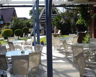 Hotel zur Fischerklause - Butjadingen - Binnenhof