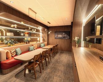 هوتل إن ديزاين باري بلاس ديتالي - باريس - بار