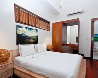 The Dipan Resort Petitenget - Kuta - Bedroom
