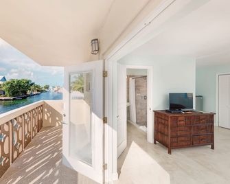 Creekside Inn - Tavernier - Balkón