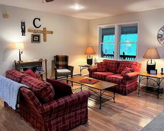 Sweetwater Cabin - secluded and peaceful, by Buffalo Mountain Getaway - Floyd - Sala de estar