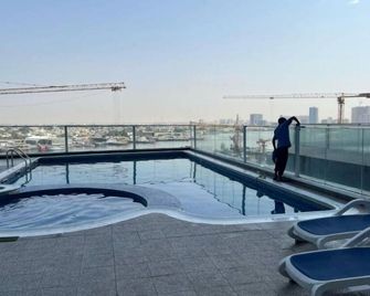Oasis tower family apartment 2302 - Ajman - Pool