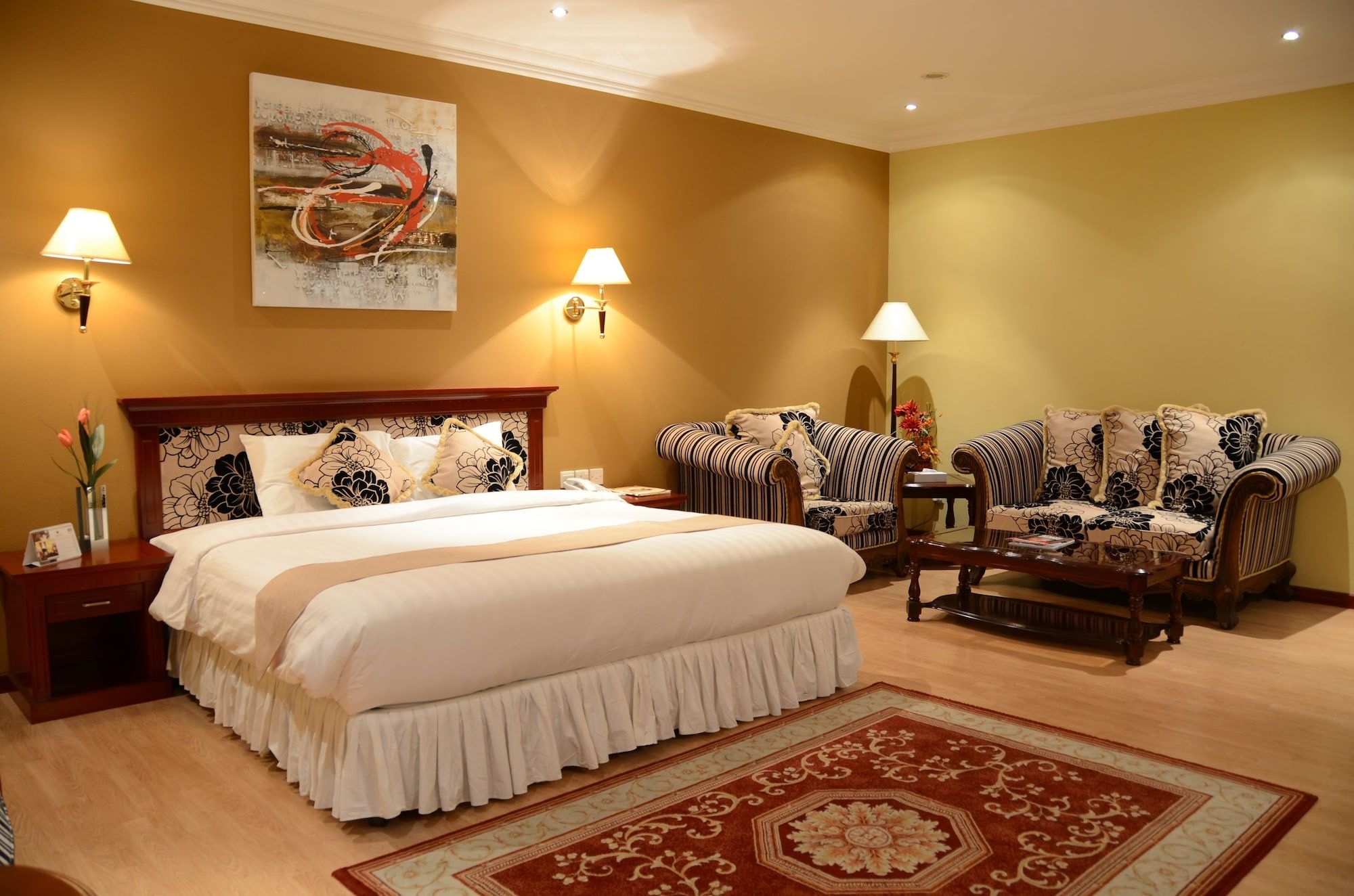 Pars International Hotel - מאנאמה