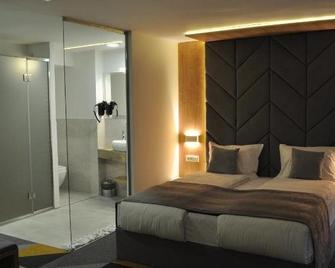 Hotel Boutique Bristol - Sarajevo - Bedroom