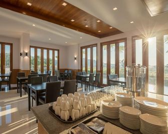 Sann View Hotel - Thoeng - Restaurante