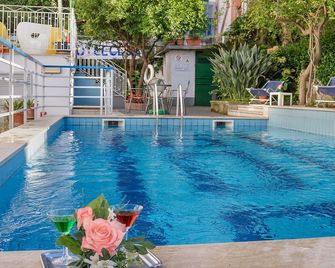 Hotel Club - Sant'Agnello - Uima-allas