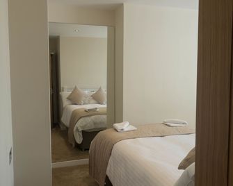 The Kings Cross Hotel - Blackpool - Bedroom