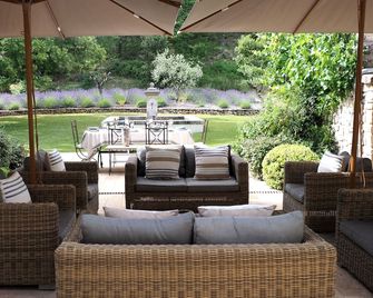 Mas de Pradine - Céreste - Patio