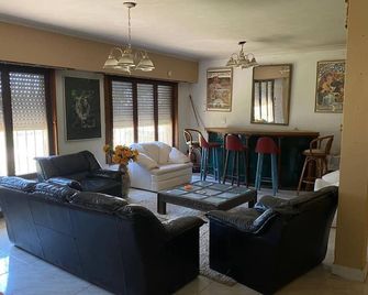 Confortable chalet in wonderful Mar del Plata with AC, WiFi, CoWork Space - Mar del Plata - Salon