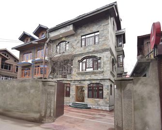 OYO 5395 Maple Inn Resort - Srinagar - Building