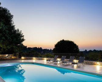 Mithonies Villa, a nature inspiring retreat, By ThinkVilla - Margarites - Piscina