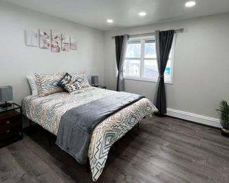 Anchorage midtown apartment-Wyoming 2 - Anchorage - Bedroom