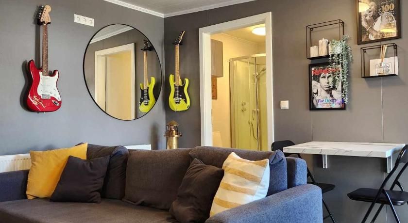 Living room view of Studio Seven 7