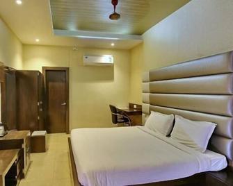 Hardik Resort - Orchha - Bedroom
