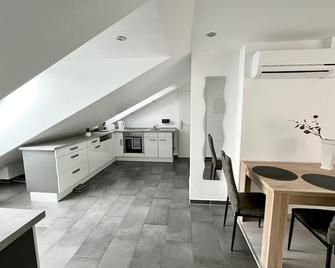 Full confort apartment air conditioning Bicycles free - Rastatt - Restaurant