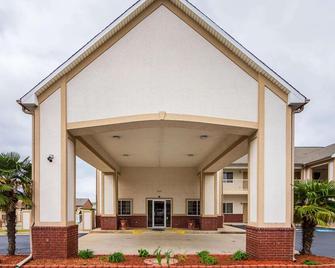 Econo Lodge Inn and Suites Bryant - Bryant - Edificio