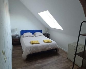 Gîte MA POULE de 1 à 5 personnes avec piscine - Mosnes