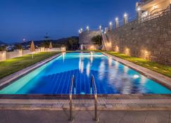 Penny Luxury Apartments - Kokkari - Pool