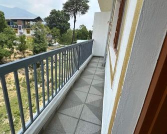 Hotel La Atharva Residency - Pālampur - Балкон