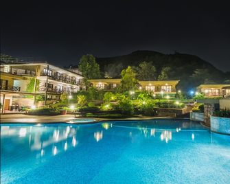 Upper Deck Resort - Highest Peak, Lonavala - Lonavala - Kolam