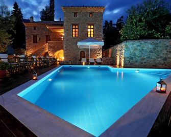 Archontiko Chioti - Leonidio - Piscina