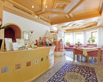 Hotel Garni Günther - Postal/Burgstall - Restaurace