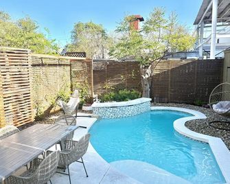 Alo House @heights-Downtown |pool| 3br| 3.5ba - Houston - Havuz