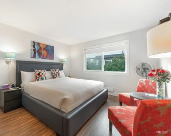 Queens Hotel - New Westminster