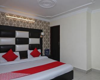 OYO 9452 Hotel Moonlight - Dalhousie - Slaapkamer