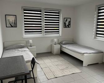 أبارت روم هانوفر سنتروم - هانوفر - غرفة نوم