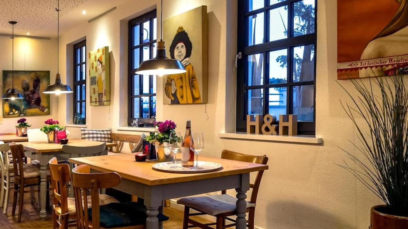 Haus & Hof Guest House