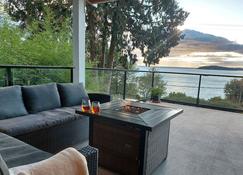 Relaxing 3bdr 2bth Home with Gorgeous View - Sechelt - Balcony