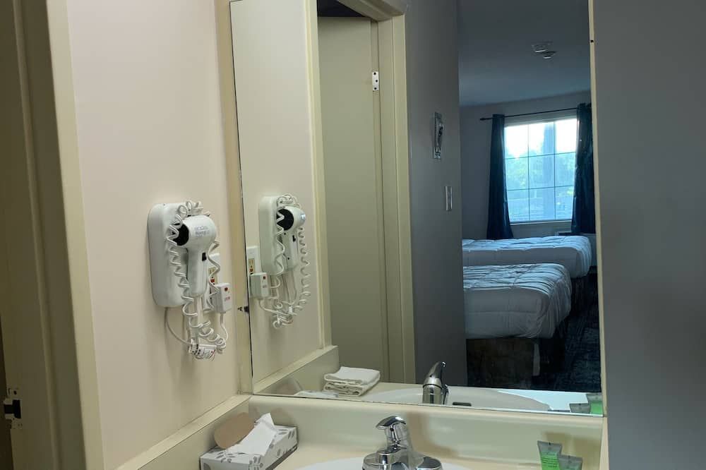 Other view of Falls Lodge and Suites