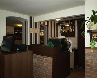 Hét Pecsét Fogadó Étterem - Sopron - Front desk